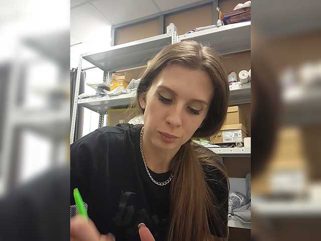 le modèle KITTYtempreXXX est en webcam porno dans un show sur le site bongacams, il possède les tags suivants: White/Caucasian,Brunette,Shaved