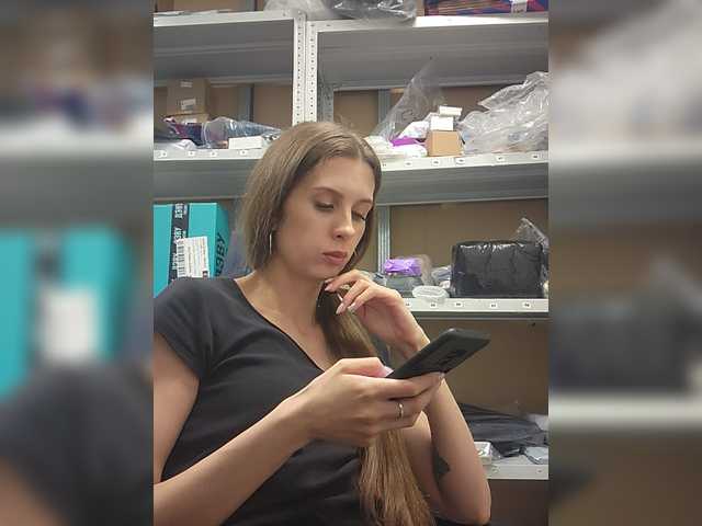 le modèle KITTYtempreXXX est en webcam porno dans un show sur le site bongacams, il possède les tags suivants: White/Caucasian,Brunette,Shaved