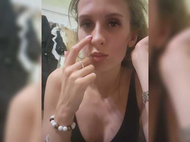 KITTYtempreXXX live cam on BongaCams
