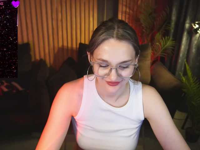 DiamondGoldie live cam on BongaCams