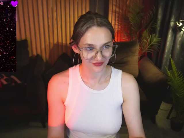 DiamondGoldie live cam on BongaCams