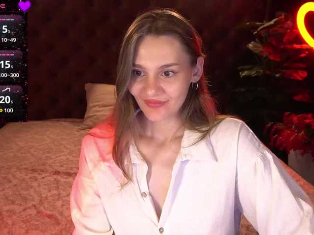 DiamondGoldie live cam on BongaCams