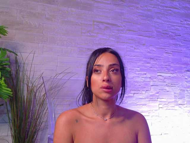 Cupcake-Izzy live cam