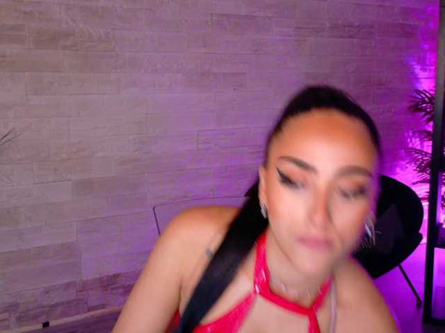 Cupcake-Izzy live cam on BongaCams