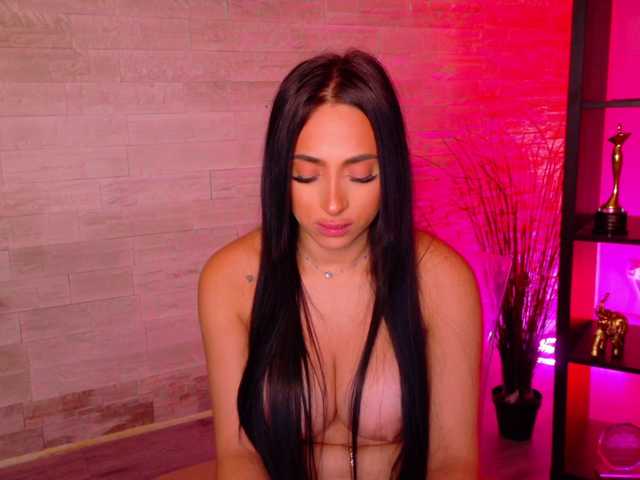 Cupcake-Izzy live cam on BongaCams