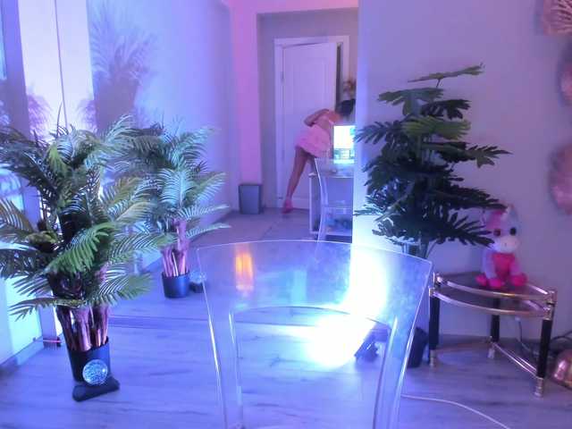 Cupcake-Izzy live cam on BongaCams