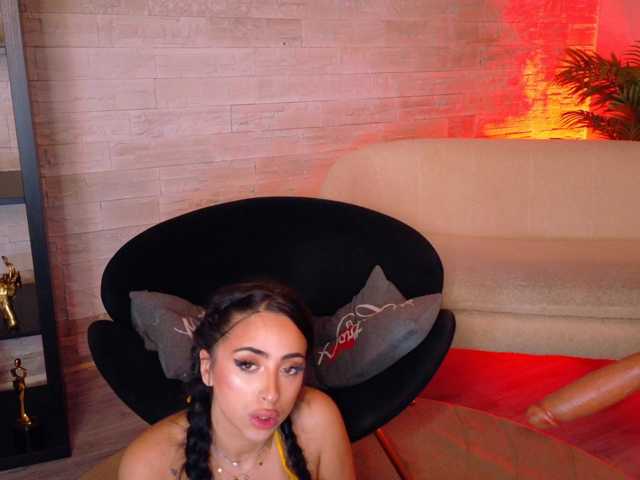 Cupcake-izzy live cam