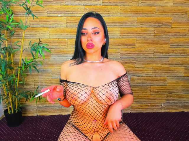 Cupcake-Izzy's BongaCams show and profile