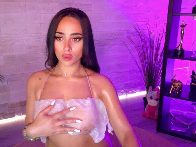 Cupcake-Izzy live cam preview
