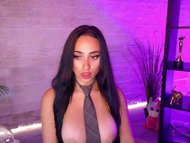 Cupcake-Izzy live cam on BongaCams