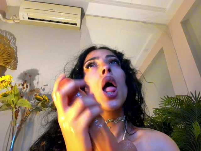 Cupcake-Izzy live cam on BongaCams