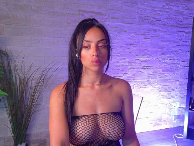 Cupcake-Izzy live webcam show