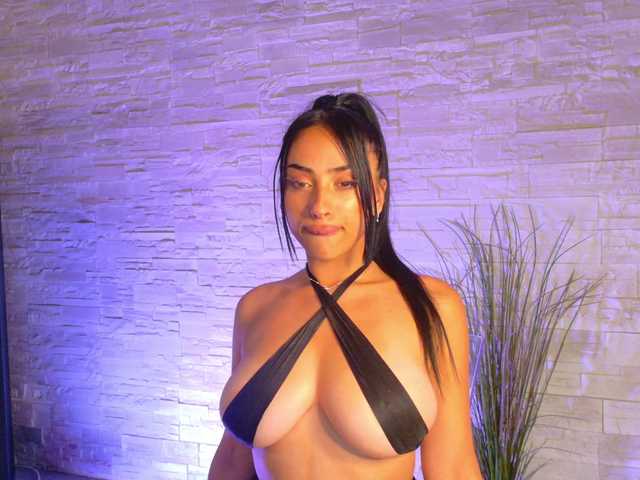 Cupcake-Izzy live webcam show