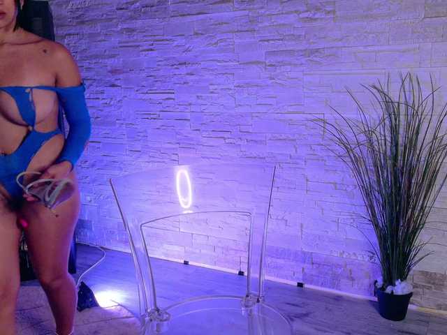 Cupcake-Izzy live webcam show