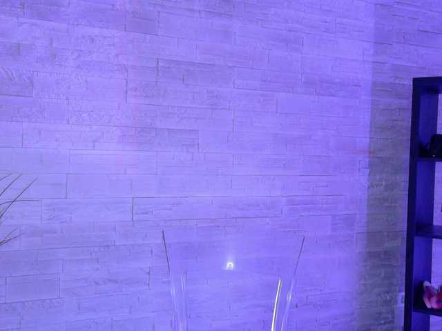 Cupcake-Izzy live webcam show