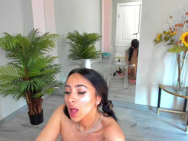 Cupcake-Izzy live cam on BongaCams