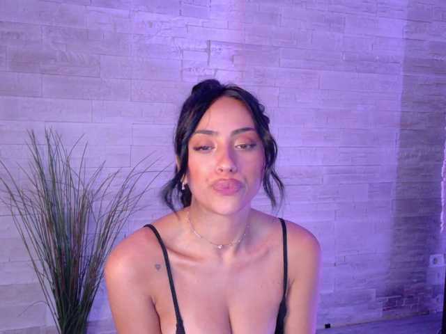 Cupcake-Izzy live webcam show