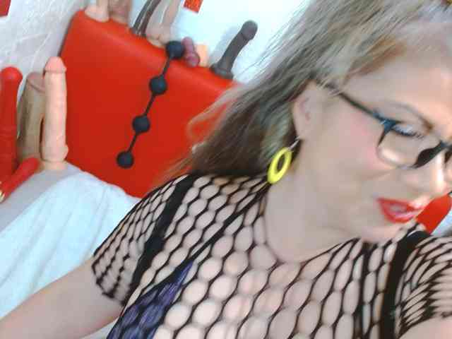 AngieHotStar