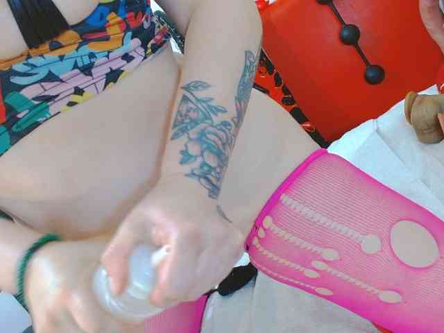 AngieHotStar webcam