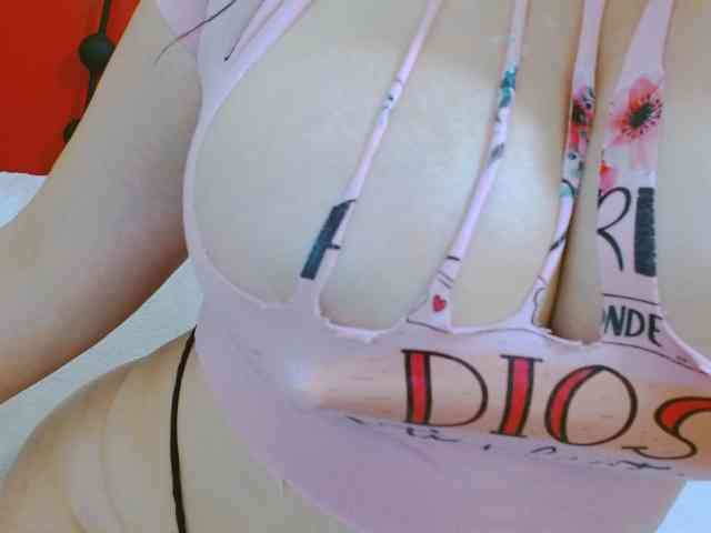 AngieHotStar webcam