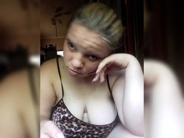 Vikki3011 live cam on BongaCams