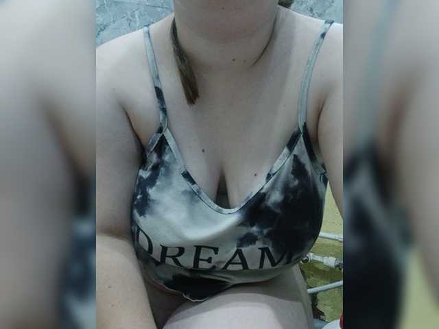 Vikki3011 live cam on BongaCams