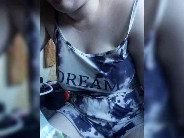 Vikki3011 webcam