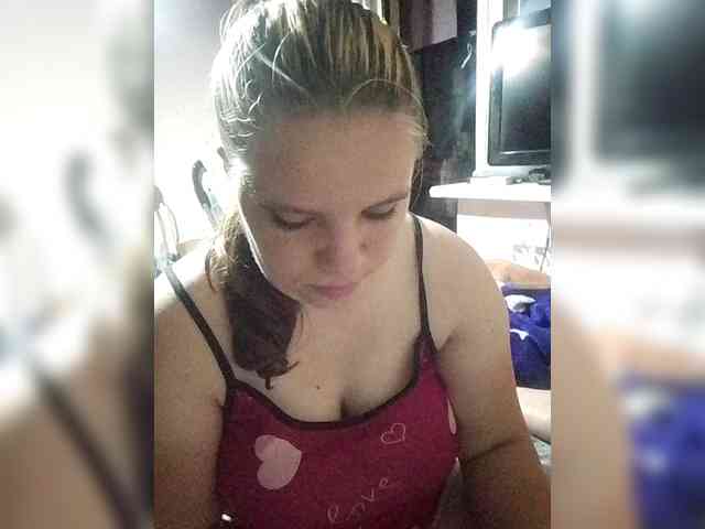 Vikki3011 webcam