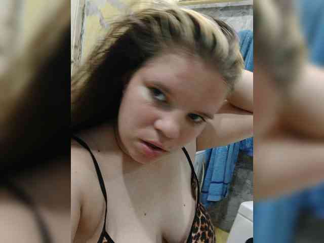 Vikki3011 webcam