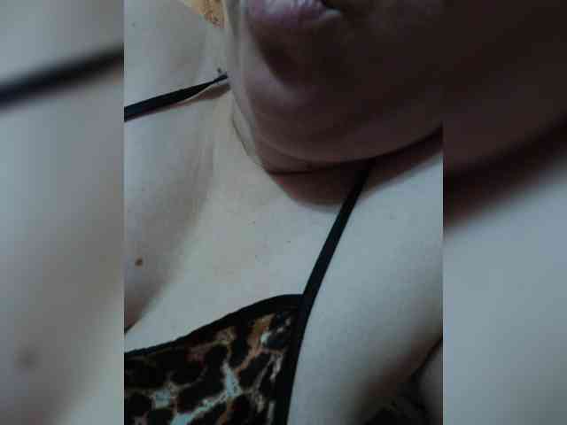 Vikki3011 webcam