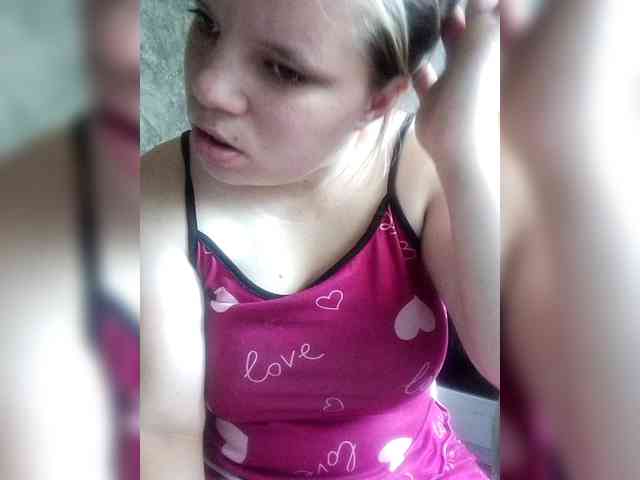 Vikki3011 webcam