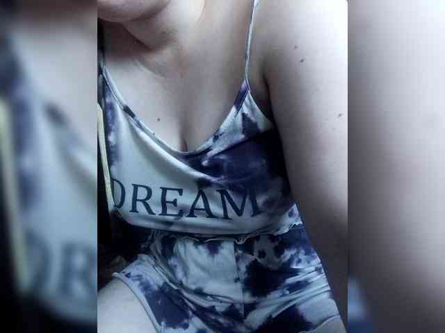 Vikki3011 webcam