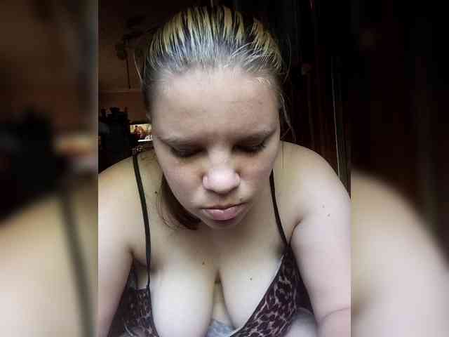 Vikki3011 webcam