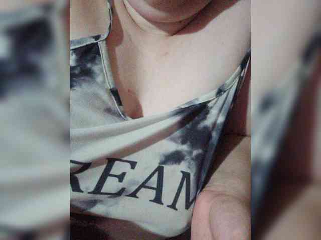 Vikki3011 webcam