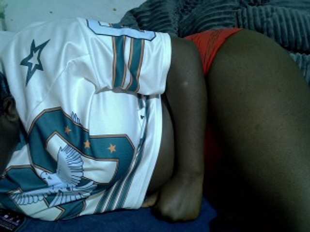 Bubblybooty live cam on BongaCams