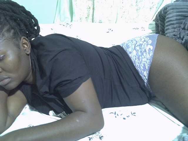 Bubblybooty live cam on BongaCams