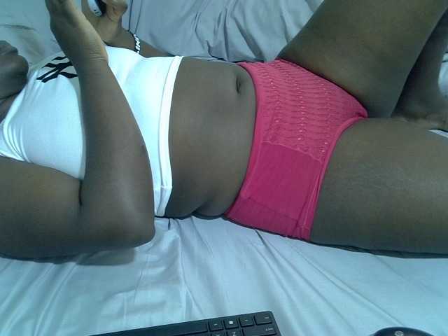Bubblybooty live cam on BongaCams
