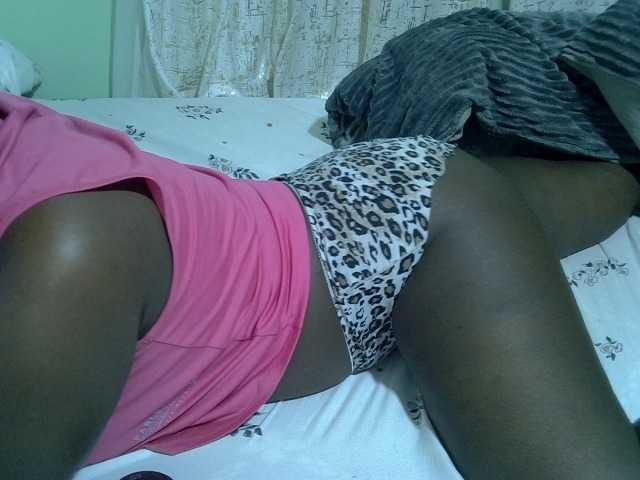 Bubblybooty live cam on BongaCams