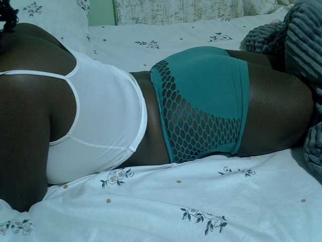 Bubblybooty live cam on BongaCams