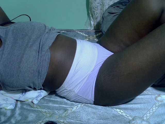 Bubblybooty live cam on BongaCams