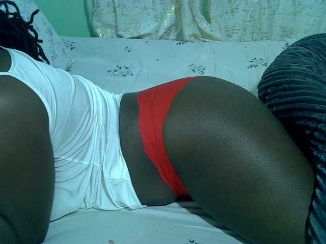 Bubblybooty live cam on BongaCams
