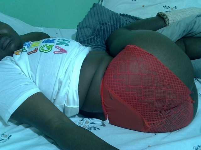 Bubblybooty live cam on BongaCams