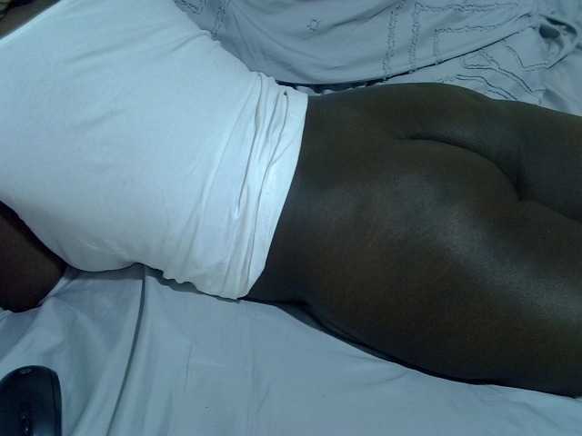 Bubblybooty live cam on BongaCams
