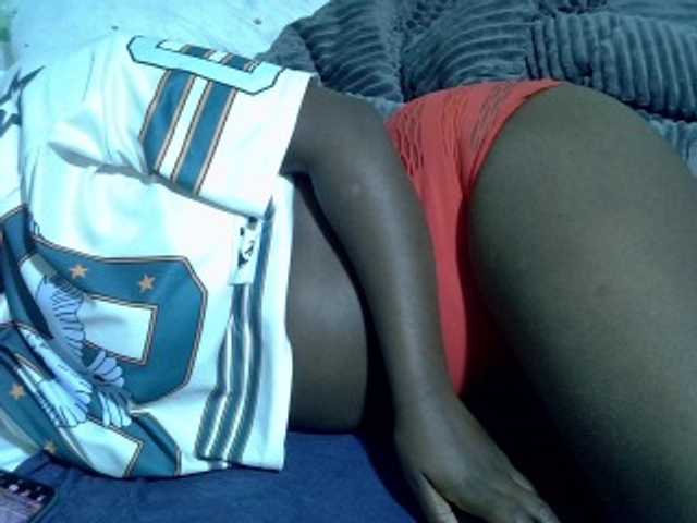Bubblybooty live cam on BongaCams