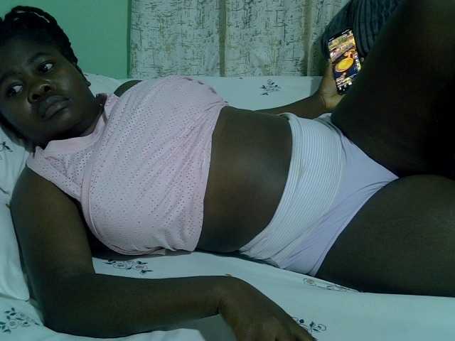 Bubblybooty live cam on BongaCams