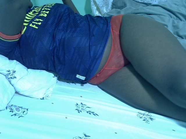 Bubblybooty live cam on BongaCams