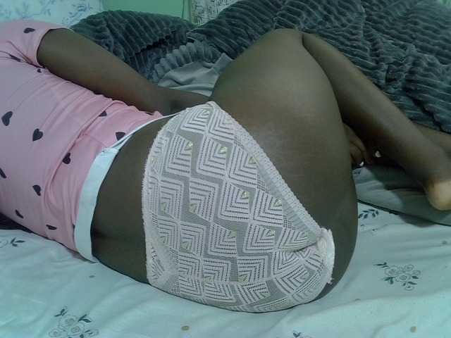 Bubblybooty live cam on BongaCams