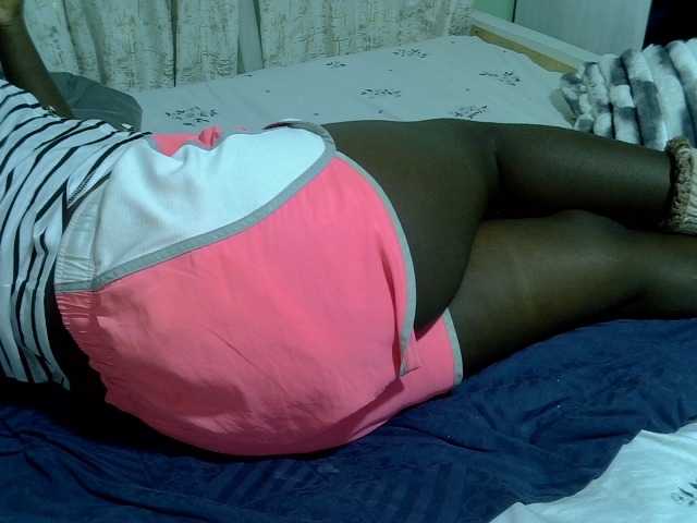 Bubblybooty live cam on BongaCams