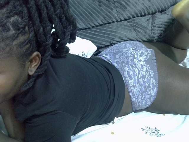 Bubblybooty live cam on BongaCams