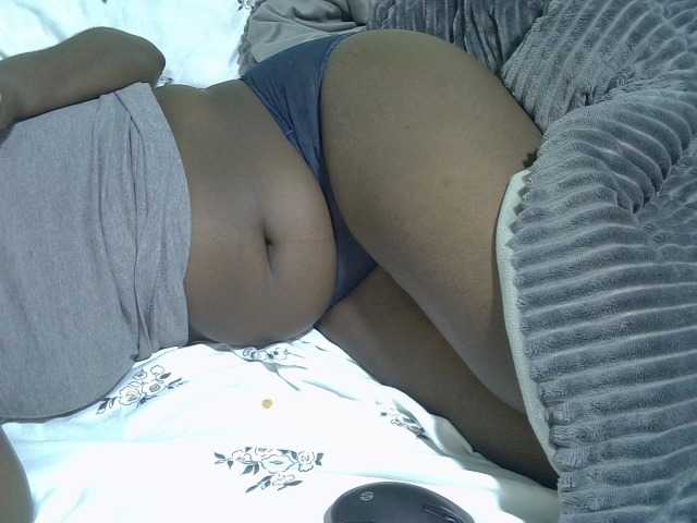 Bubblybooty live cam on BongaCams